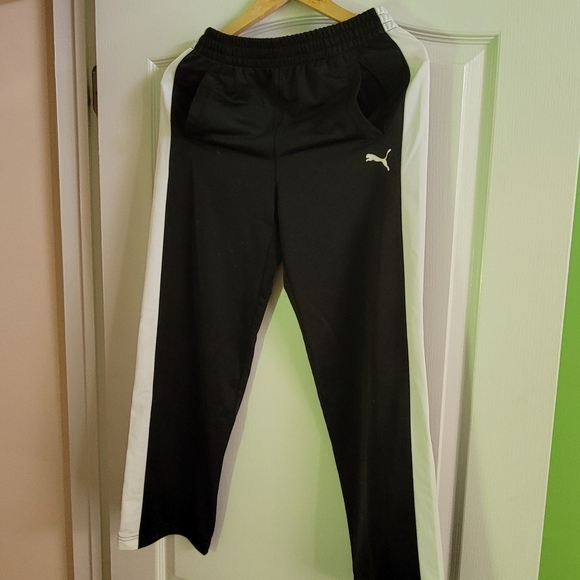 PUMA Boys 2-pc. Sweatsuit set - Picture 4 of 5